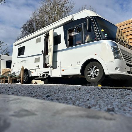 Terrain De Loisirs En Plein Centre De Lievin Camping Car Exterior foto